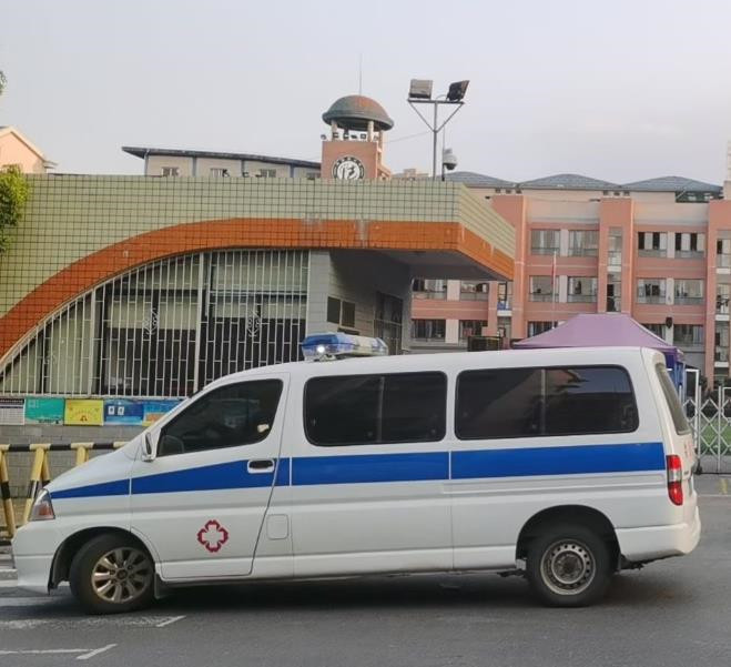 仁和救护车出租护送骨折病人一公里多少钱